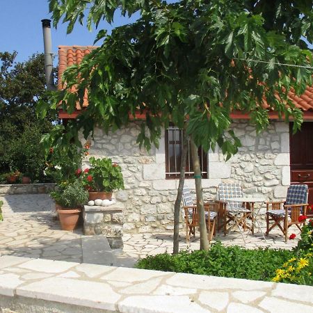 Вилла Stone House In A Quiet Landscape, Leonidion Экстерьер фото